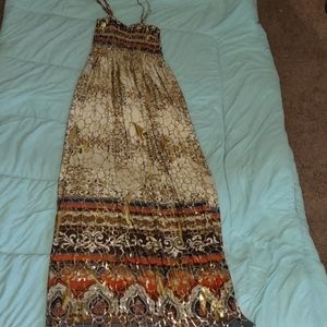 Colorful gold dress great condition smoke free